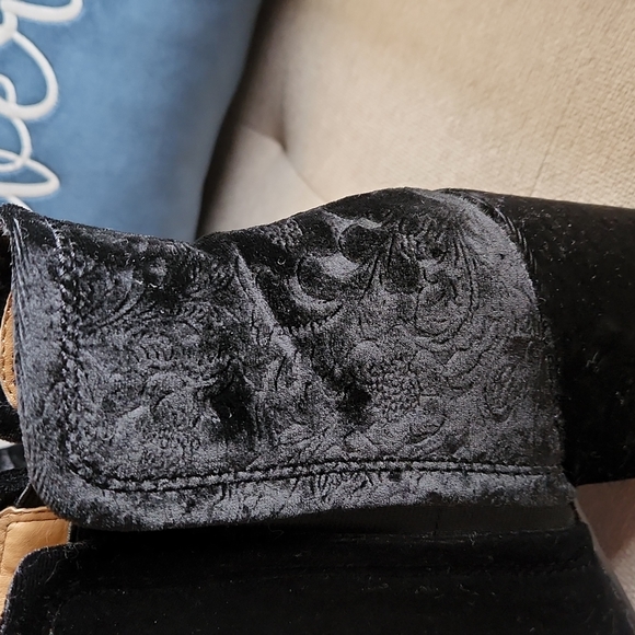 Lucky Brand LP-RUBEE Black Smooth Velvet 8M Boot - Picture 4 of 7